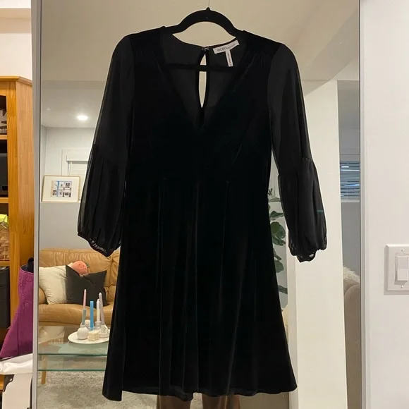 BCBG dress. Velvet and sheer. NEVER BEEN WORN - Picture 3 of 8